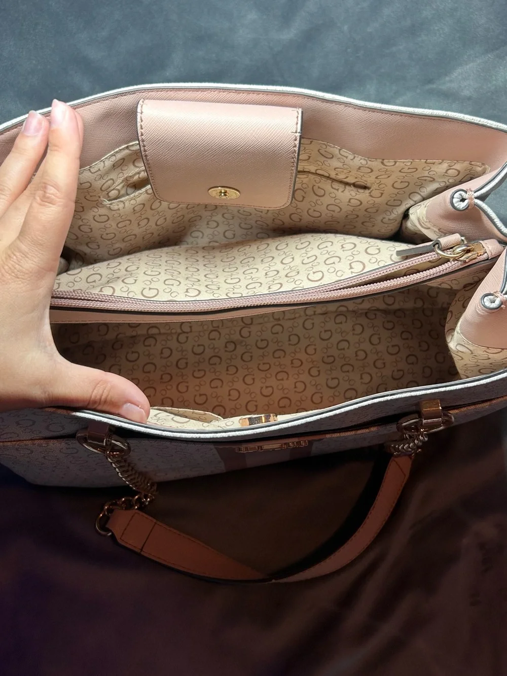 GUESS Cream and Pink Logo Stripe Shoulder Tote